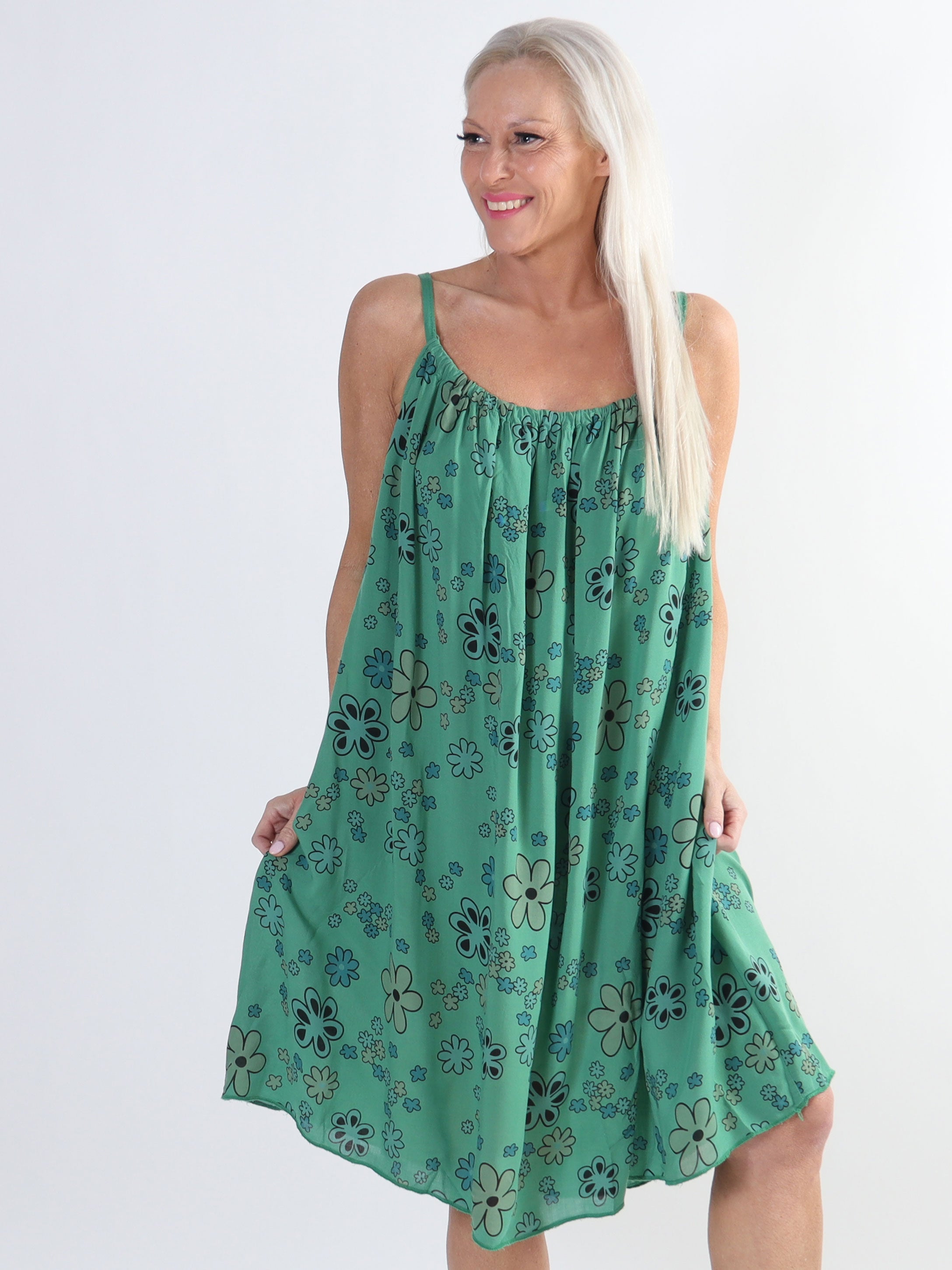 Sunshines Flower - Let plus size kjole i viskose med blomsterprint